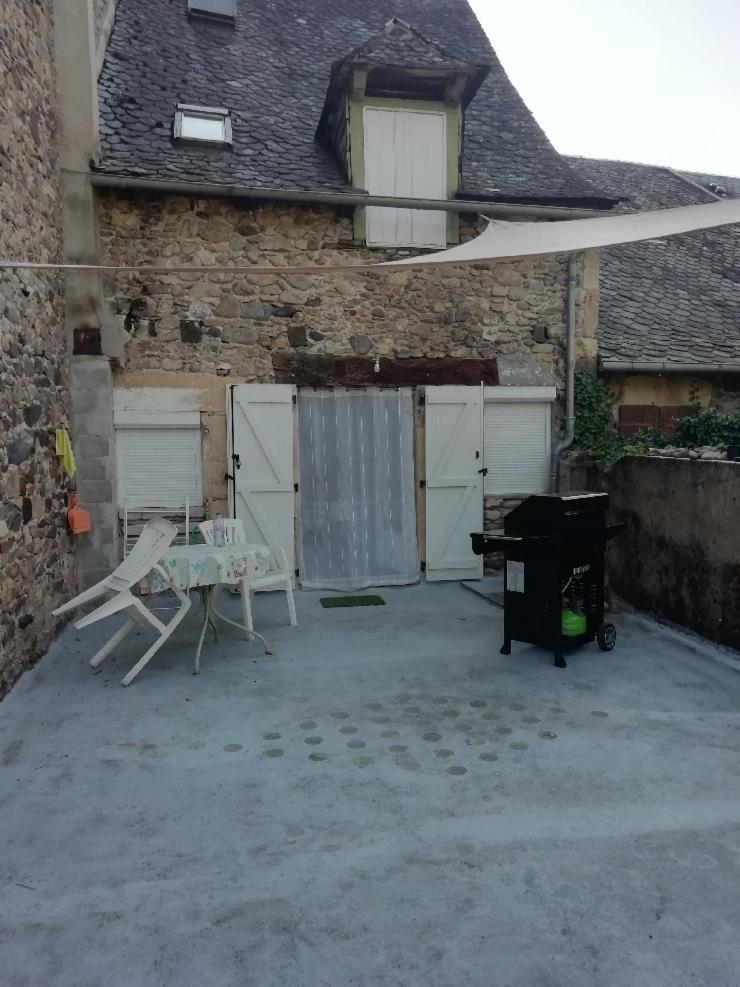 Maison Lafayette Saint-Geniez-dʼOlt المظهر الخارجي الصورة